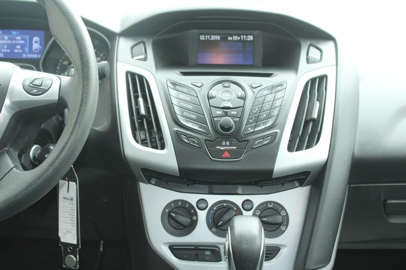 Ford Focus Vehicle Full-screen Gallery Image 12