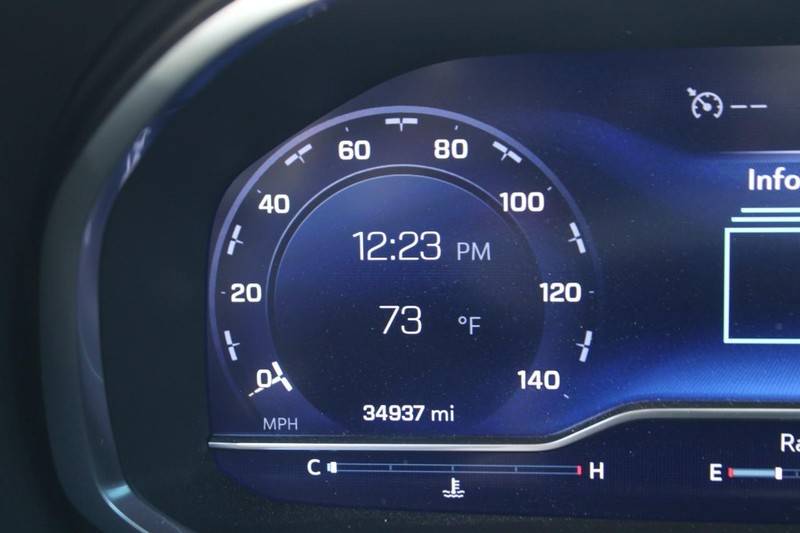 Chevrolet Tahoe Vehicle Full-screen Gallery Image 18