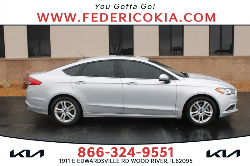 Ford Fusion Vehicle Full-screen Gallery Image 01