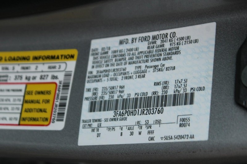 Ford Fusion Vehicle Full-screen Gallery Image 16