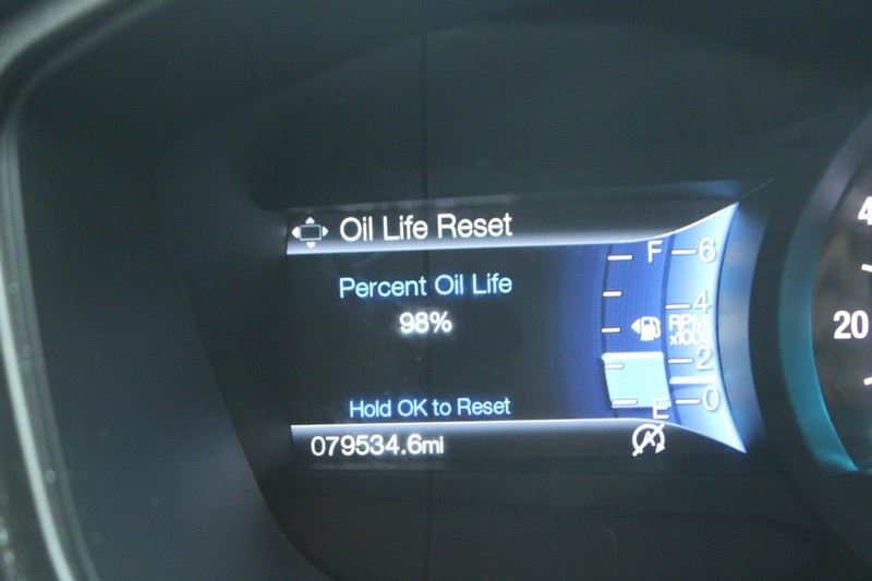 Ford Fusion Vehicle Full-screen Gallery Image 18