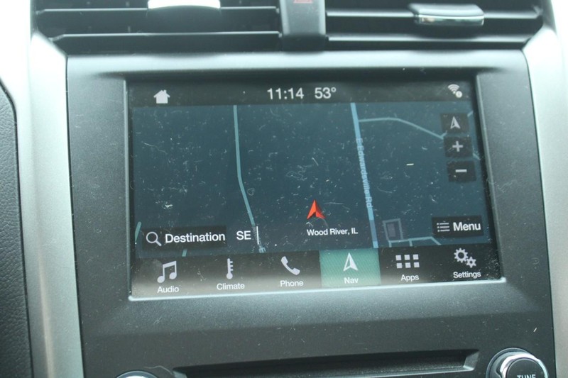 Ford Fusion Vehicle Full-screen Gallery Image 19