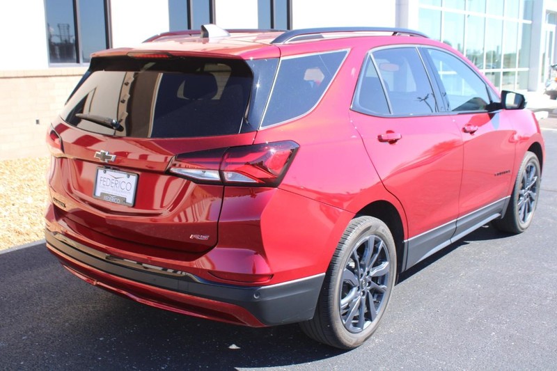 Chevrolet Equinox Vehicle Full-screen Gallery Image 03