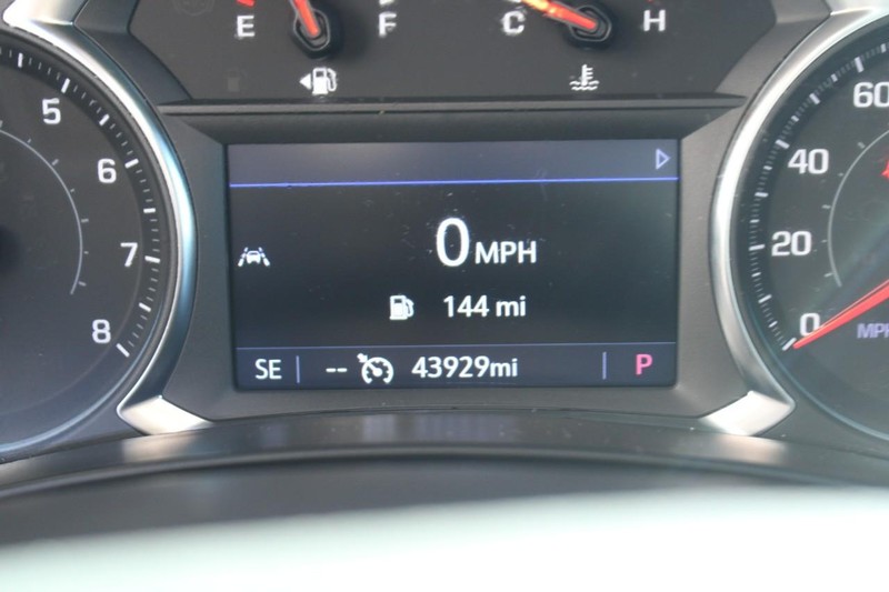 Chevrolet Equinox Vehicle Full-screen Gallery Image 18