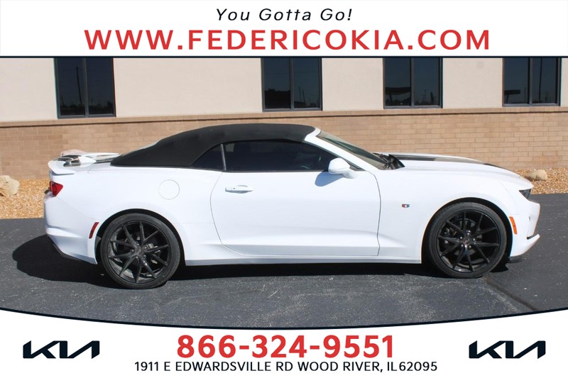 Chevrolet Camaro Vehicle Full-screen Gallery Image 01