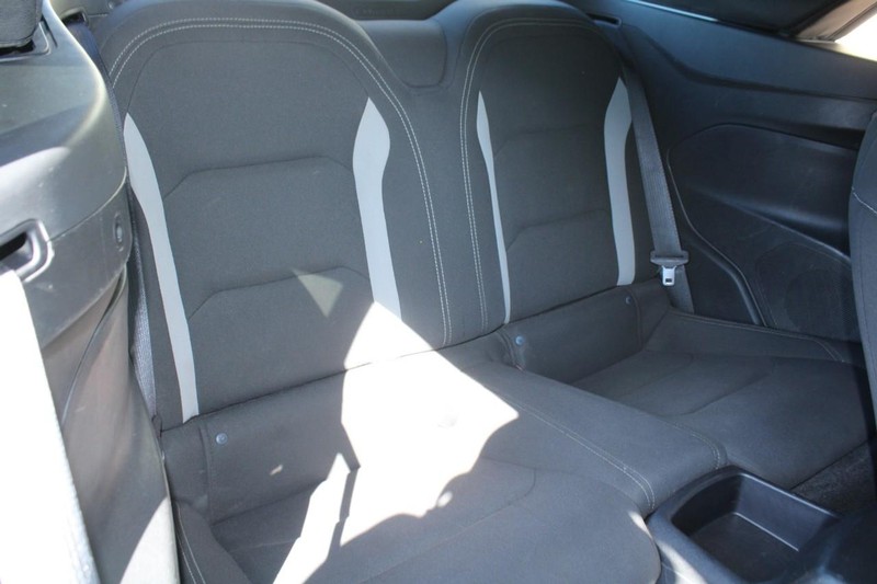 Chevrolet Camaro Vehicle Full-screen Gallery Image 08