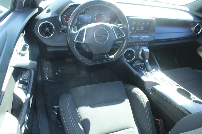 Chevrolet Camaro Vehicle Full-screen Gallery Image 10