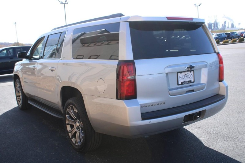 Chevrolet Suburban Vehicle Full-screen Gallery Image 05