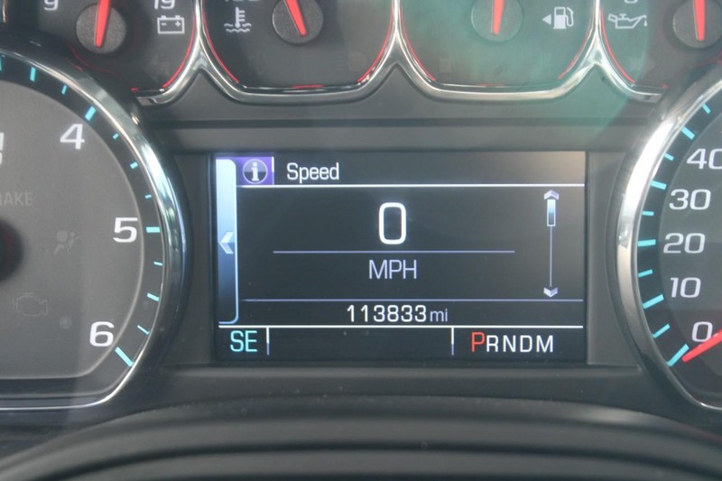 Chevrolet Suburban Vehicle Full-screen Gallery Image 18