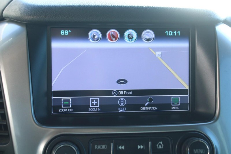 Chevrolet Suburban Vehicle Full-screen Gallery Image 19