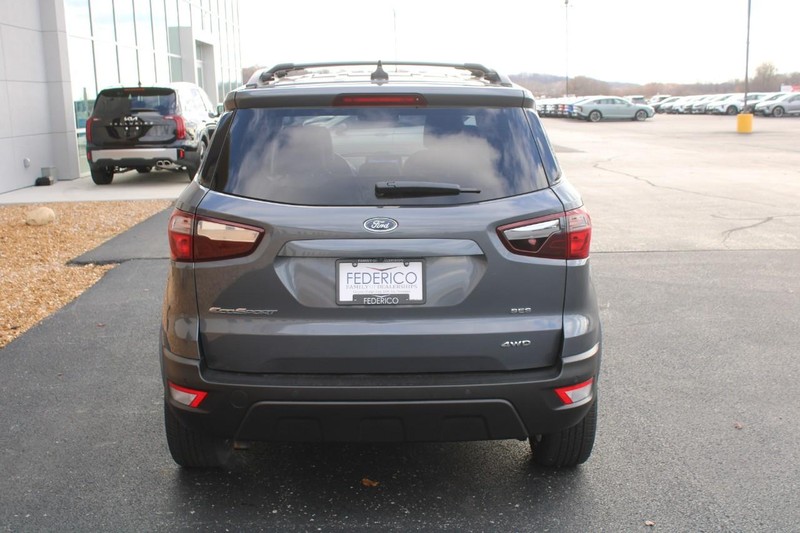 Ford EcoSport Vehicle Full-screen Gallery Image 04