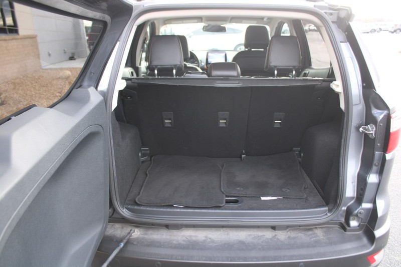 Ford EcoSport Vehicle Full-screen Gallery Image 06