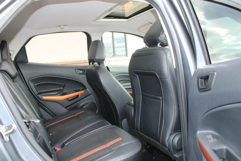Ford EcoSport Vehicle Full-screen Gallery Image 09