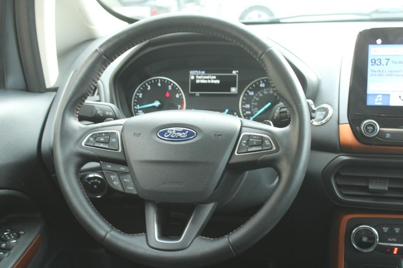 Ford EcoSport Vehicle Full-screen Gallery Image 11