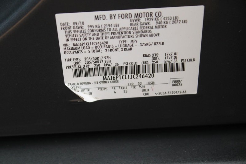 Ford EcoSport Vehicle Full-screen Gallery Image 16