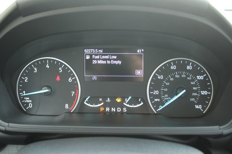 Ford EcoSport Vehicle Full-screen Gallery Image 17