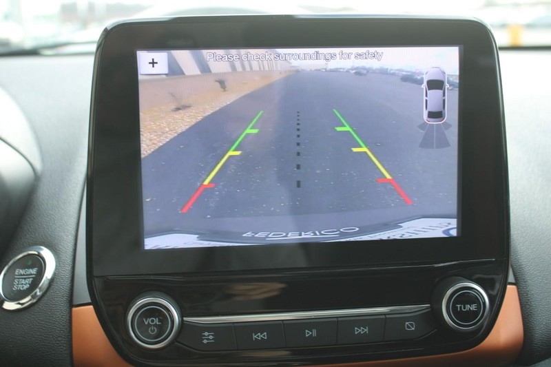 Ford EcoSport Vehicle Full-screen Gallery Image 20