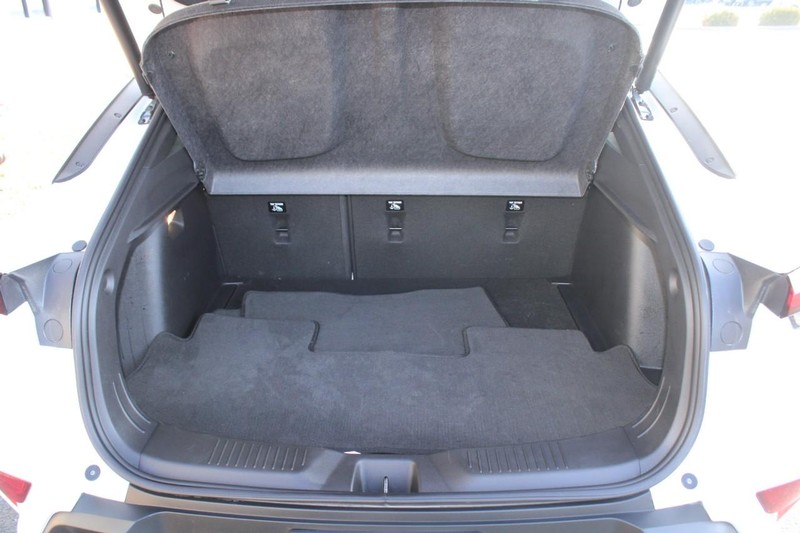 Buick Envista Vehicle Full-screen Gallery Image 06