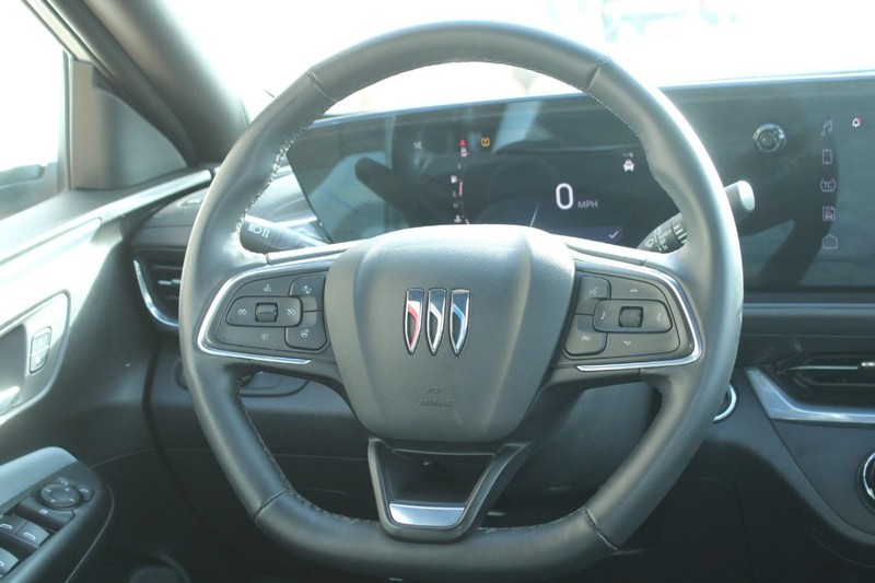 Buick Envista Vehicle Full-screen Gallery Image 11