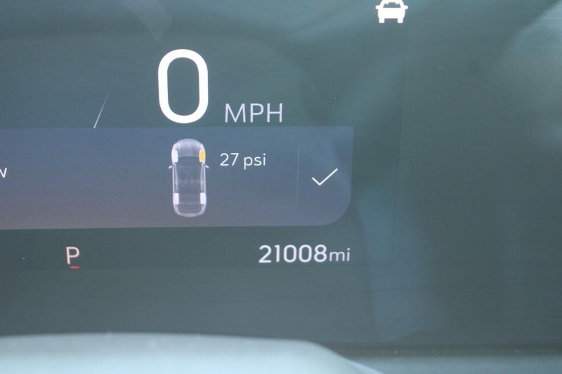 Buick Envista Vehicle Full-screen Gallery Image 18