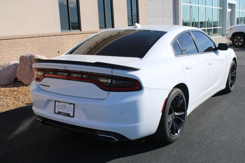 Dodge Charger Vehicle Full-screen Gallery Image 03
