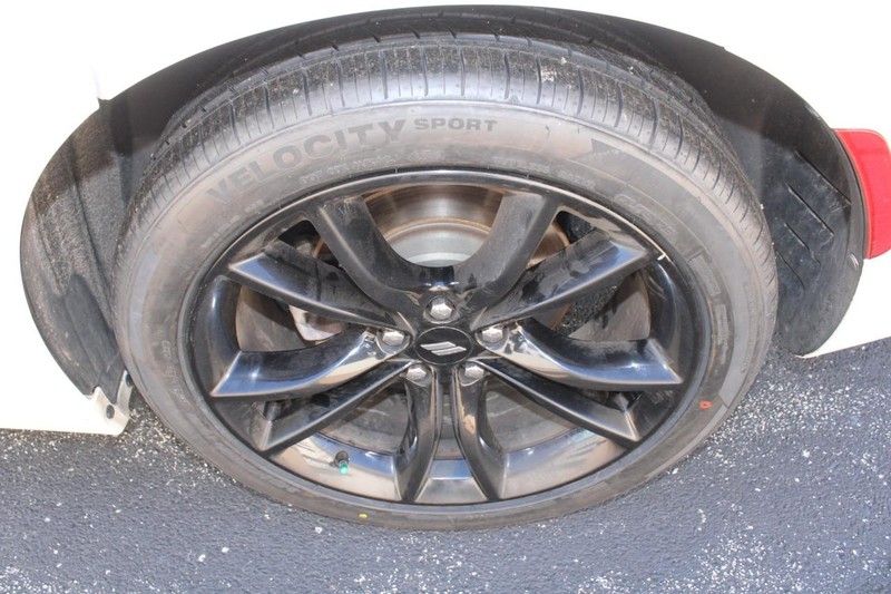 Dodge Charger Vehicle Full-screen Gallery Image 07