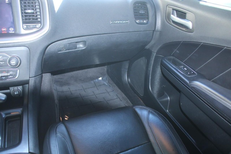 Dodge Charger Vehicle Full-screen Gallery Image 13