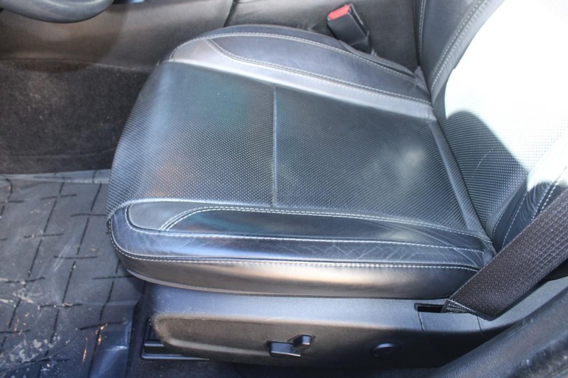 Dodge Charger Vehicle Full-screen Gallery Image 15