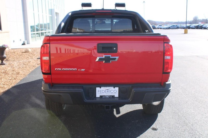 Chevrolet Colorado Vehicle Full-screen Gallery Image 04