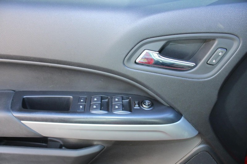 Chevrolet Colorado Vehicle Full-screen Gallery Image 14