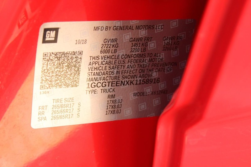 Chevrolet Colorado Vehicle Full-screen Gallery Image 16