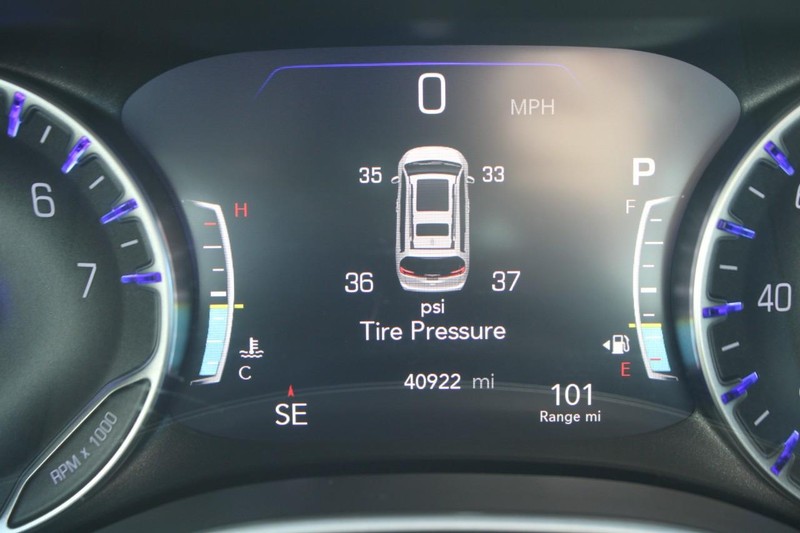 Chrysler Pacifica Vehicle Full-screen Gallery Image 18