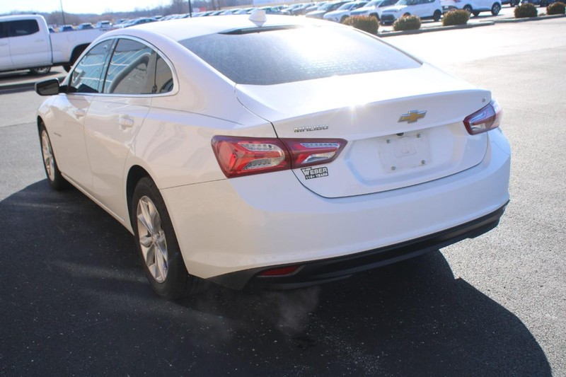 Chevrolet Malibu Vehicle Full-screen Gallery Image 05