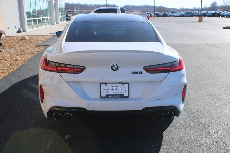 BMW M8 Vehicle Full-screen Gallery Image 04