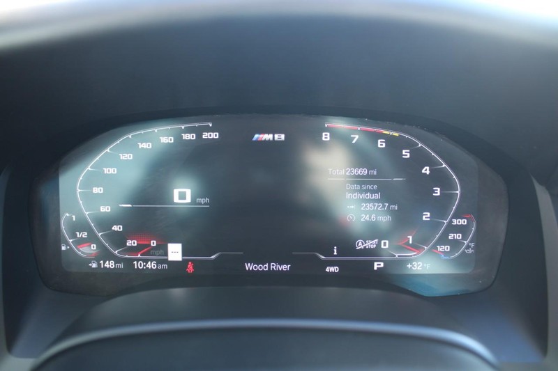 BMW M8 Vehicle Full-screen Gallery Image 17