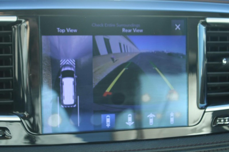 Chrysler Pacifica Vehicle Full-screen Gallery Image 21