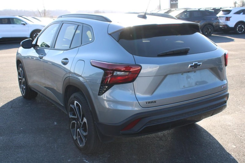 Chevrolet Trax Vehicle Full-screen Gallery Image 05