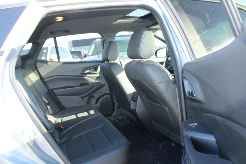 Chevrolet Trax Vehicle Full-screen Gallery Image 09