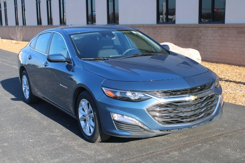 Chevrolet Malibu Vehicle Full-screen Gallery Image 02