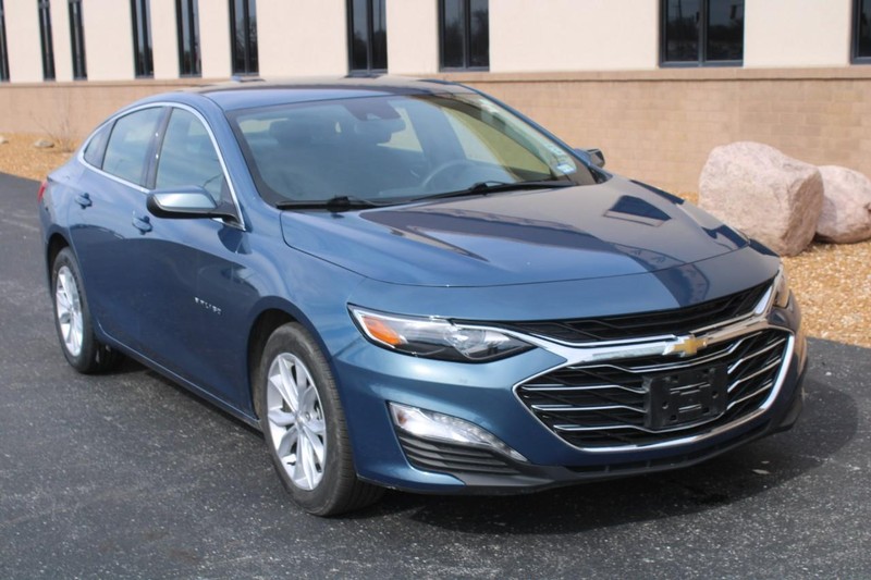 Chevrolet Malibu Vehicle Full-screen Gallery Image 02