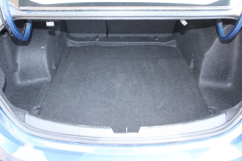 Chevrolet Malibu Vehicle Full-screen Gallery Image 06