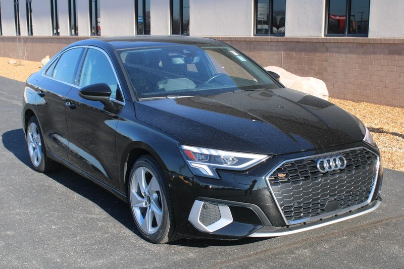 Audi A3 Vehicle Full-screen Gallery Image 02