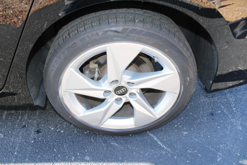 Audi A3 Vehicle Full-screen Gallery Image 07