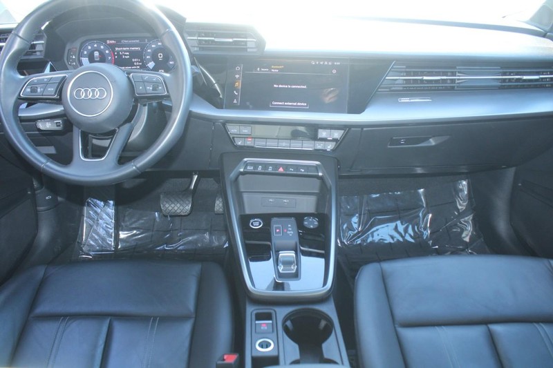 Audi A3 Vehicle Full-screen Gallery Image 10