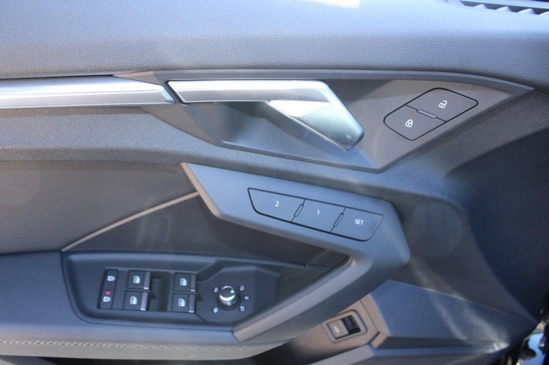 Audi A3 Vehicle Full-screen Gallery Image 14