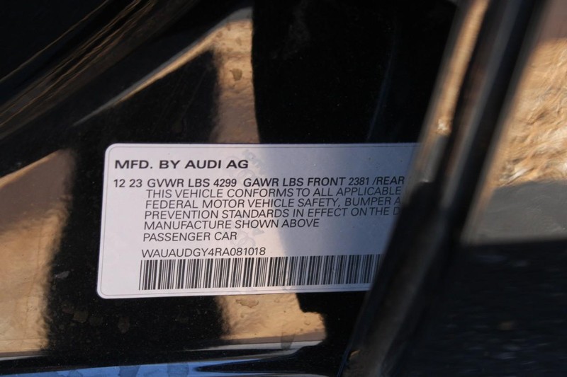 Audi A3 Vehicle Full-screen Gallery Image 16