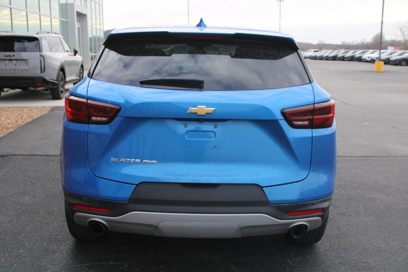 Chevrolet Blazer Vehicle Full-screen Gallery Image 04