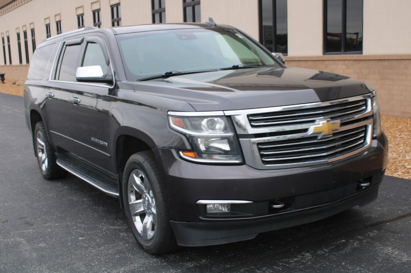 Chevrolet Suburban Vehicle Full-screen Gallery Image 02