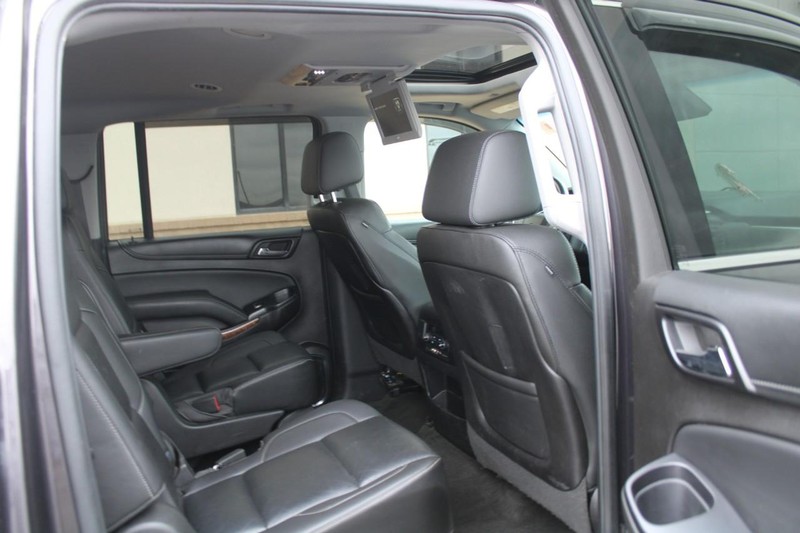 Chevrolet Suburban Vehicle Full-screen Gallery Image 09