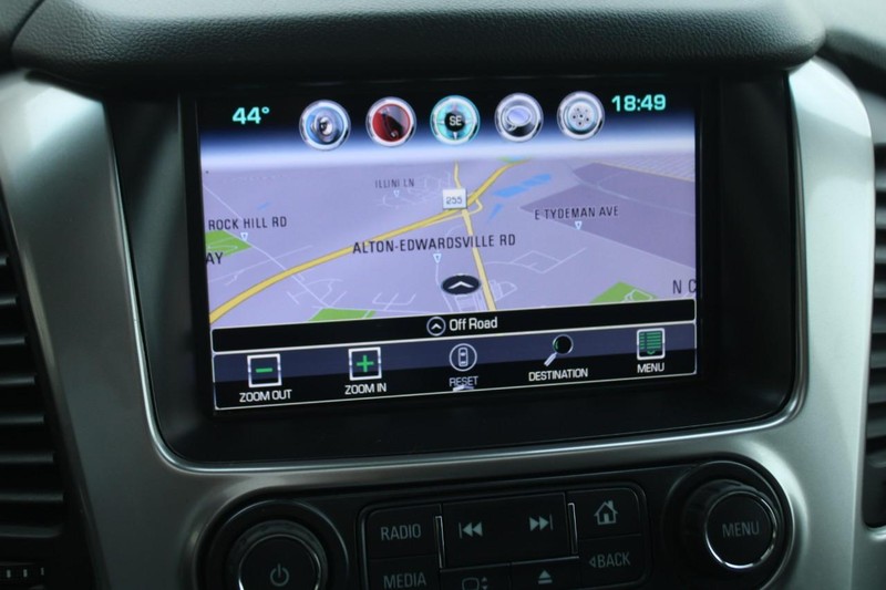 Chevrolet Suburban Vehicle Full-screen Gallery Image 20